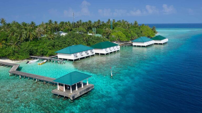 Kelionė į Maldyvus – Embudu Village Resort 3*