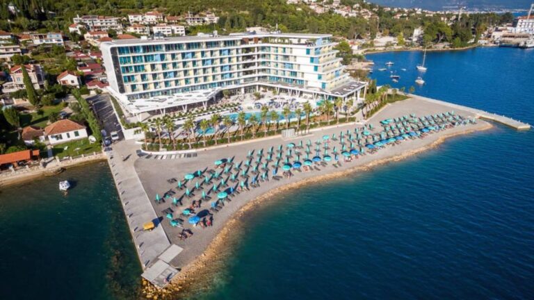 Atostogos Juodkalnijoje – Carine Kumbor Superior 4*