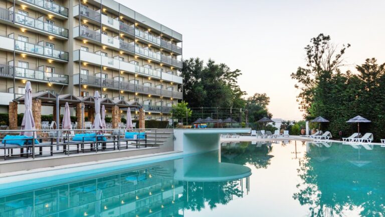 Ariti Grand Hotel 4* – Kanoni, Graikija
