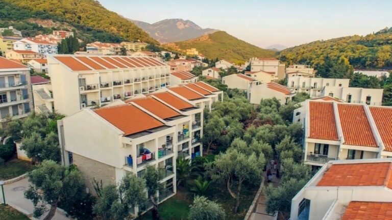 Vile Oliva Hotel 4* – Petrovac, Juodkalnija