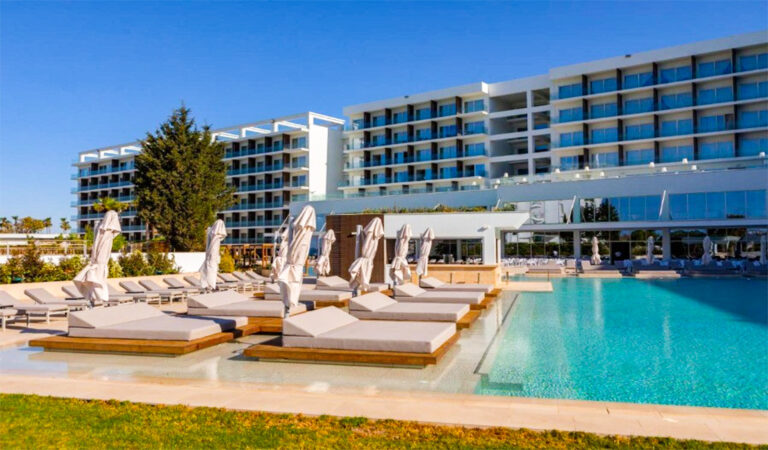 Chrysomare Beach Hotel & Resort 5* – Ayia Napa, Kipras