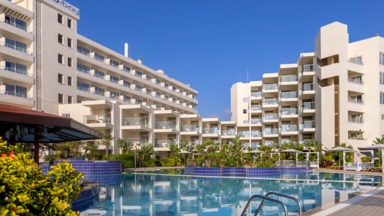Capo Bay Hotel 4* – Protaras, Kipras