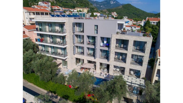 ELEVEN 4* – Petrovac, Juodkalnija