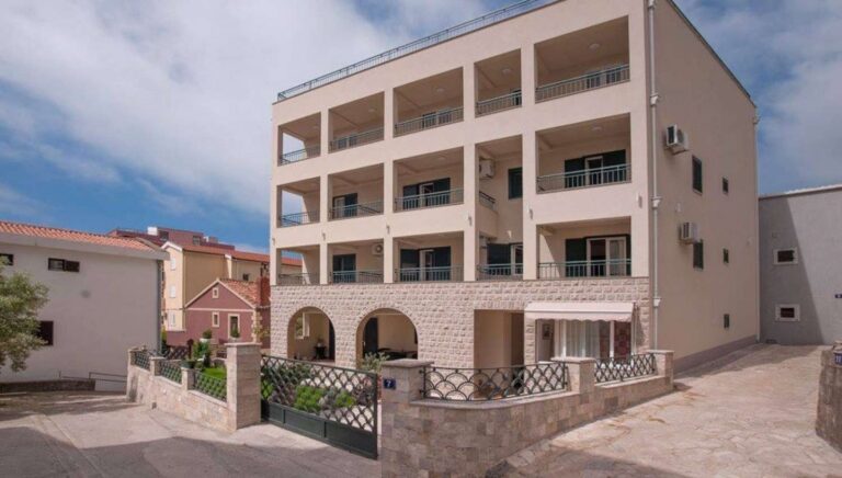 Guesthouse Medin 3* – Petrovac, Juodkalnija