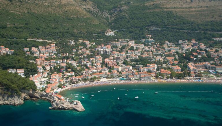 Vila V Lux 4* – Petrovac, Juodkalnija