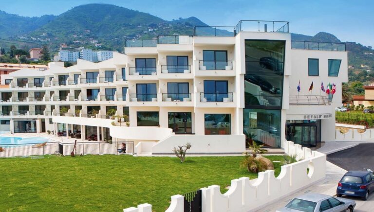 Cefalu Sea Palace 5* – Cefalu, Italija