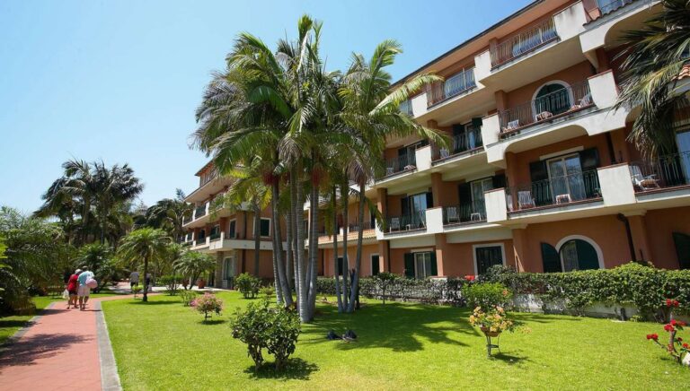 Caparena 4* – Taormina, Italija