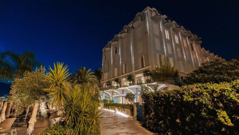 Palma 4* – Tivat., Juodkalnija