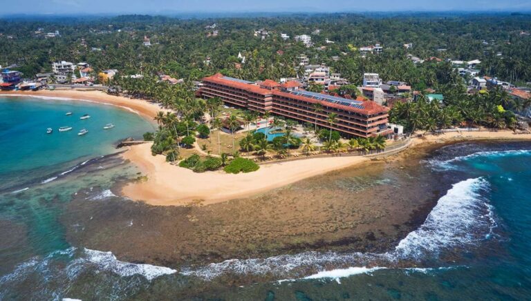 Hikka Tranz by Cinnamon 4* – Hikkaduwa, Šri Lanka