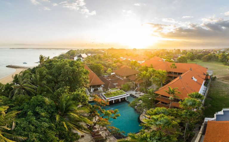 Puri Santrian 4* – Sanur, Indonezija