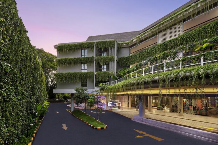 Aloft Bali Kuta at Beachwalk 4* – Kuta, Indonezija